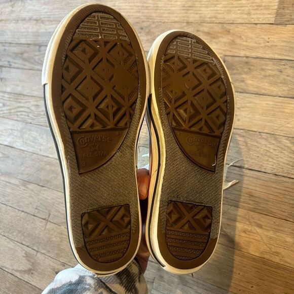 Converse white lace up size 3 sneakers - Picture 6 of 8